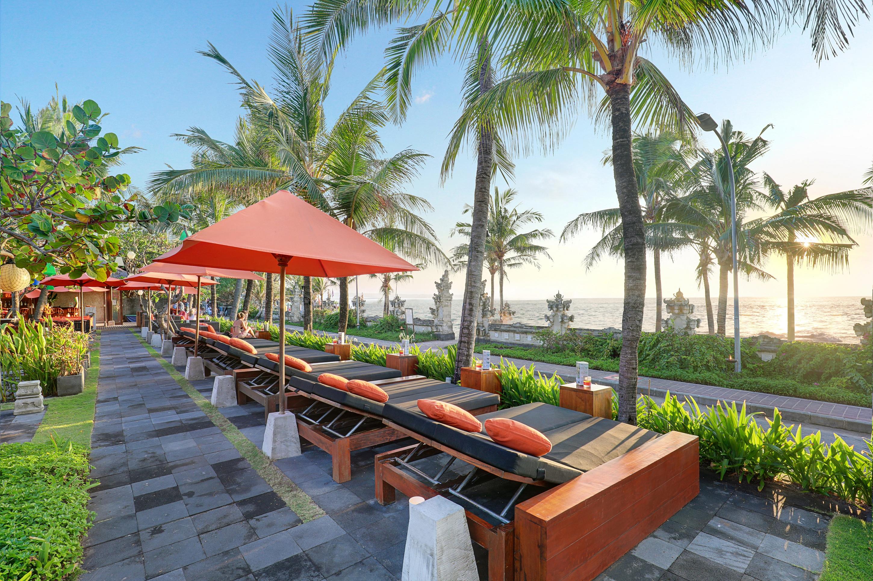 Legian Beach Hotel Ngoại thất bức ảnh