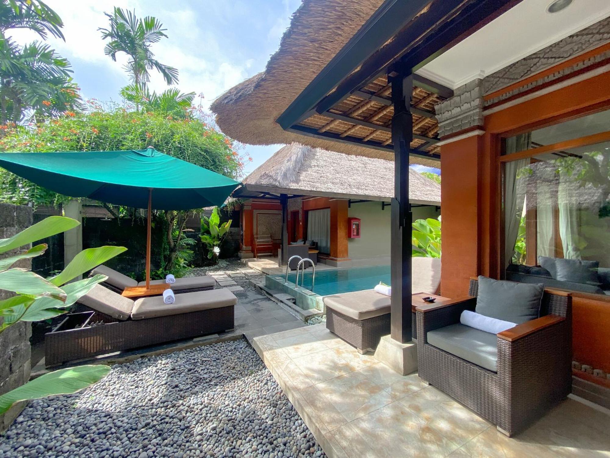 Legian Beach Hotel Ngoại thất bức ảnh