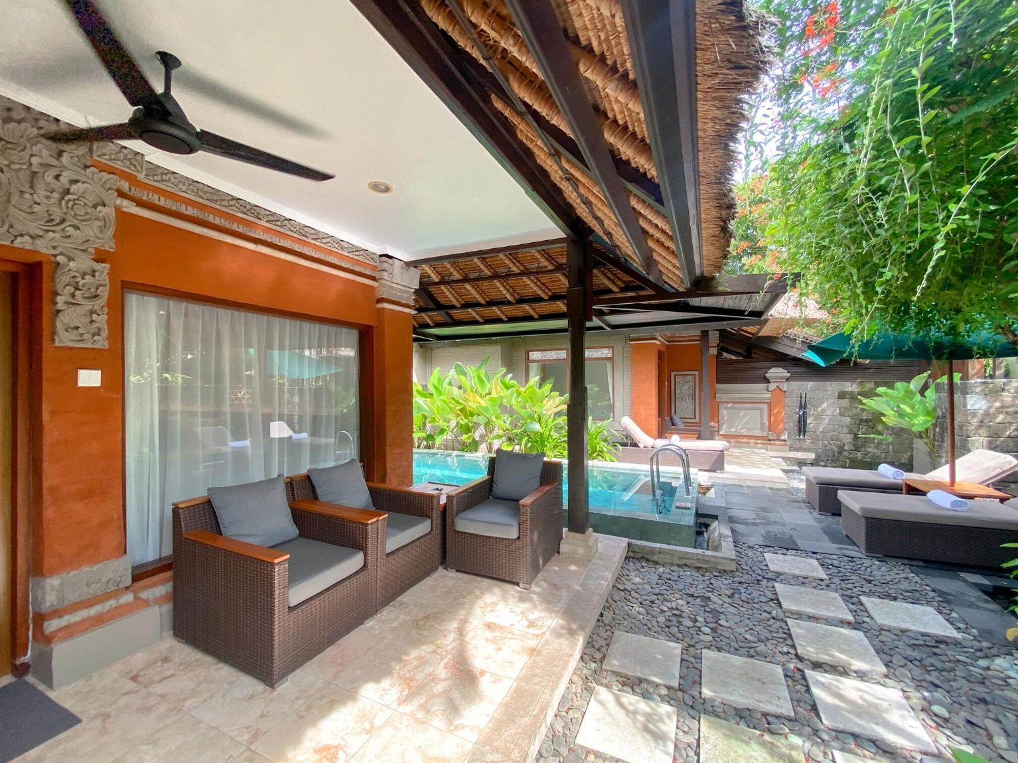 Legian Beach Hotel Ngoại thất bức ảnh